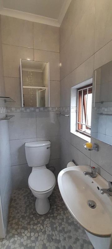 To Let 1 Bedroom Property for Rent in Rondebosch Western Cape